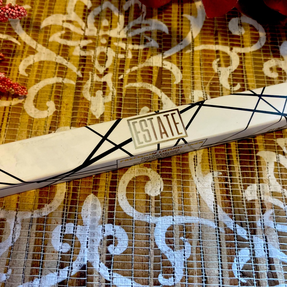 Estate eyeliner